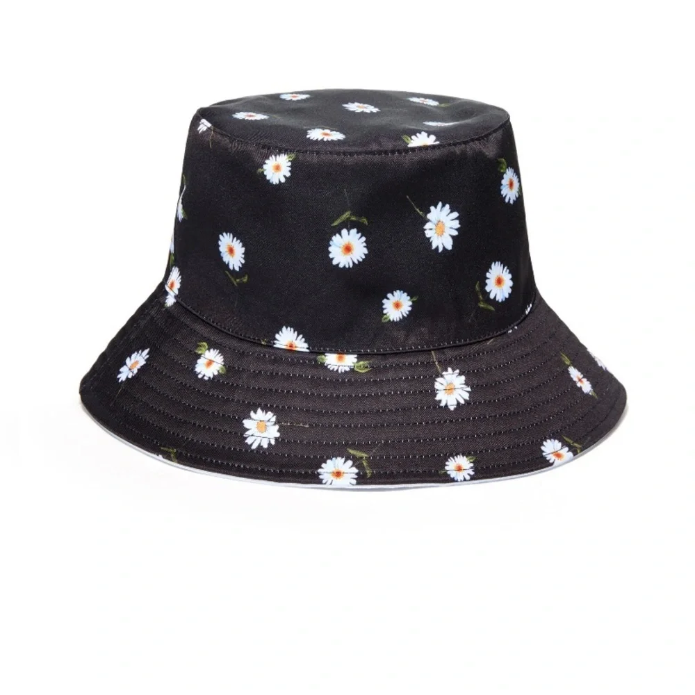 Alice & Olivia x FabFitFun Reversible Bucket Hat